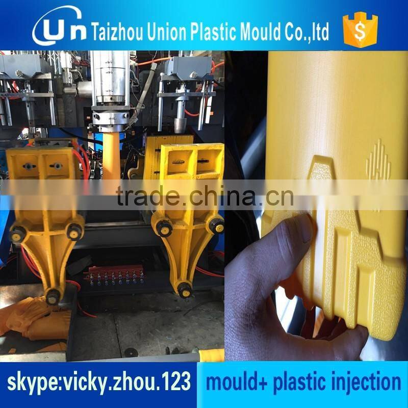 Hydraulic semi-automatic blow molding machine
