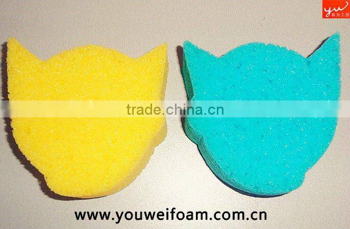 Spray polyurethane foam for cleaning