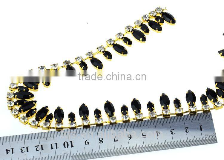 New Design Black Acryl Rhinestone Cup Chain