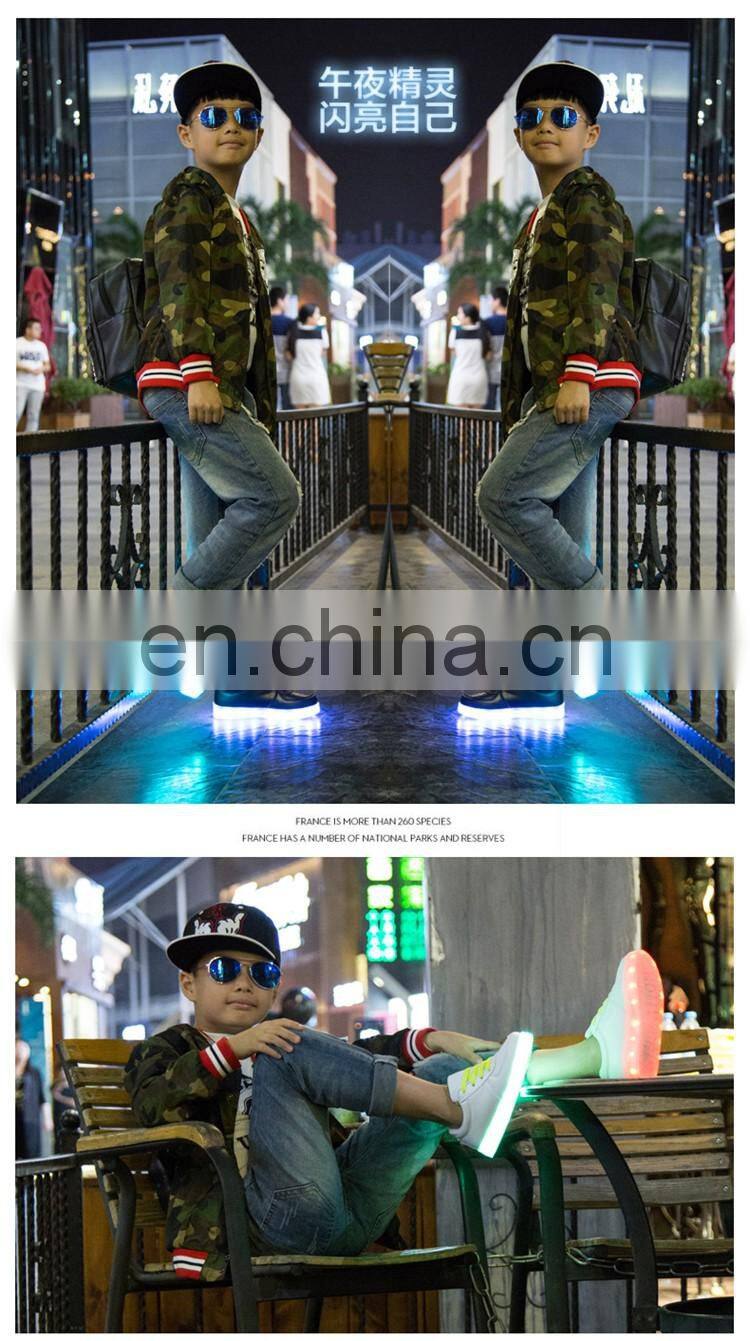 Factory wholesale price low MOQ sports Gift Simulation Children LED light up kids shoes