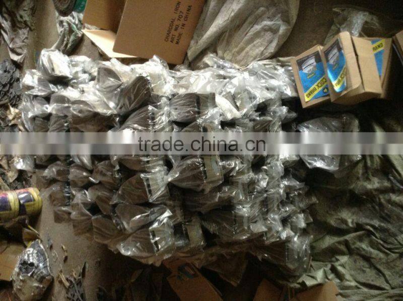 Good quality no.752 cock brand charcoal iron with wooden handle