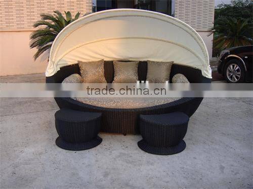 Popular rattan daybed