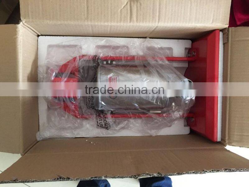 Vertical sausage stuffer with four plastic tubes