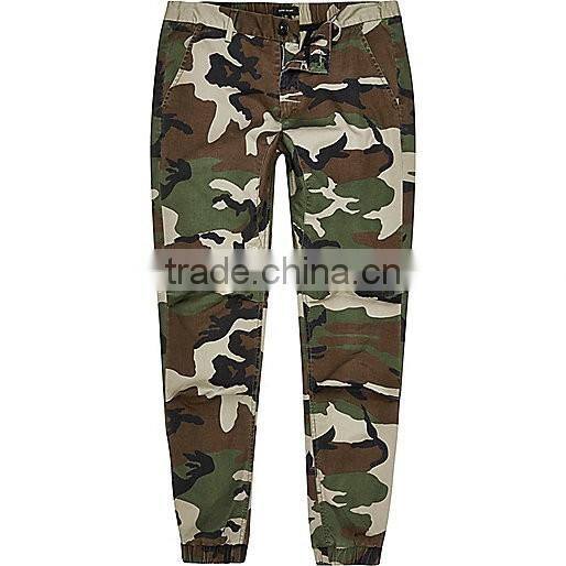 Men's Green camo print tapered joggers