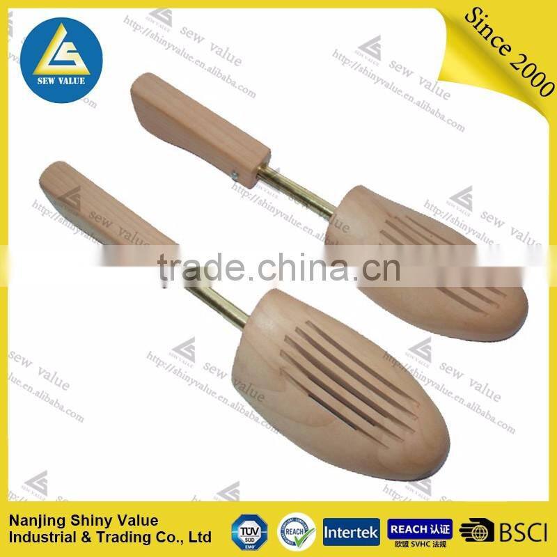 Customized wooden material lotus wood single tube fancy quality shoe tree