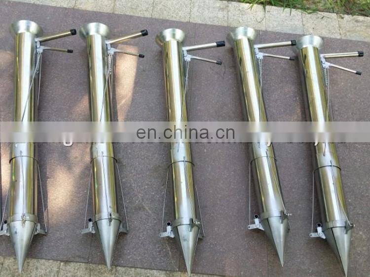 Vegetable seedling transplanting machine / hand held vegetable transplanter