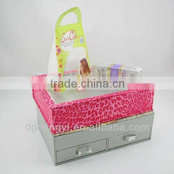 magnetic perfume box with window