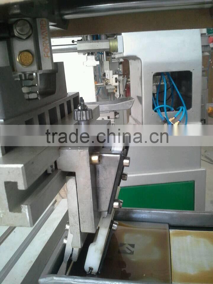 Four colors pneumatic pad printing machine with conveyor for plastics