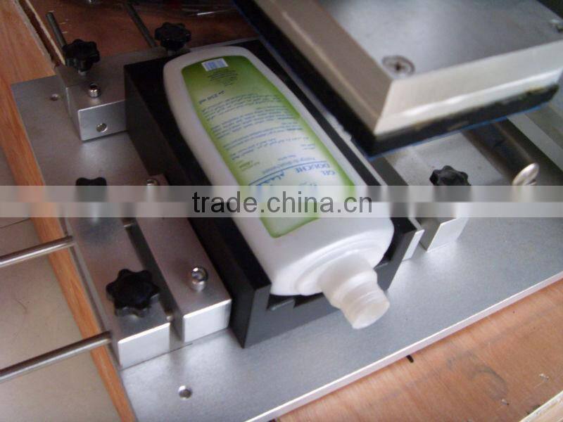 Semi automatic flat bottle labeling machine