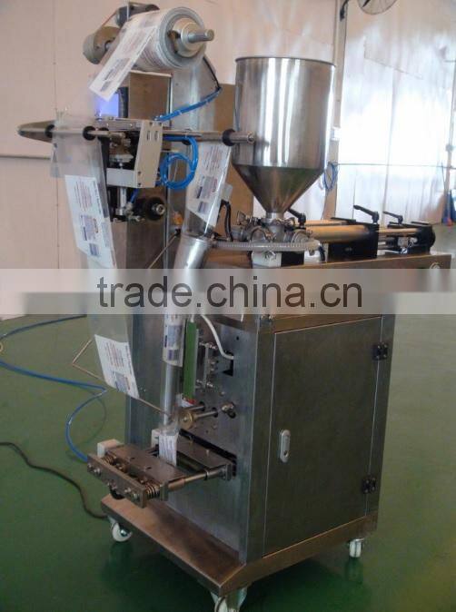Automatic liquid sauces packing machine for bag