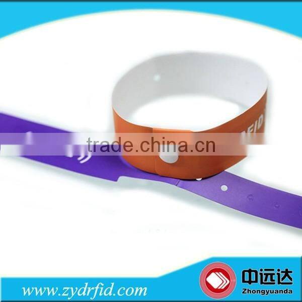 Cheap hf rfid silicone wristband