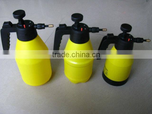 PE plastic garden pressure sprayer