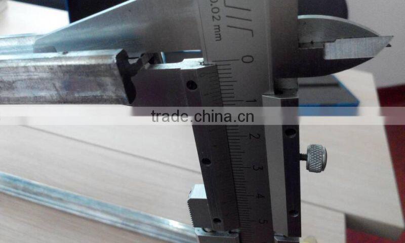 i shape metal for reinforced plastic pallet