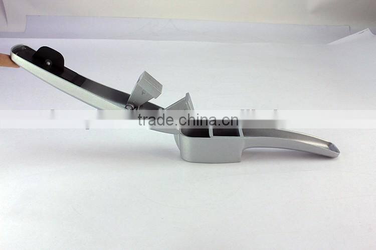 Hand-held 2 in 1 function kitchenware aluminum alloy garlic tool