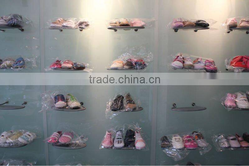 beautiful baby winter shoes with soft and worm material