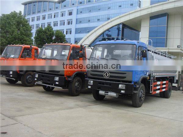 3300 gallon Dongfeng 4x2 190hp oil transport truck