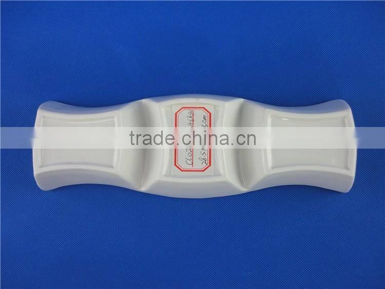 small ceramic boat shaped dishes