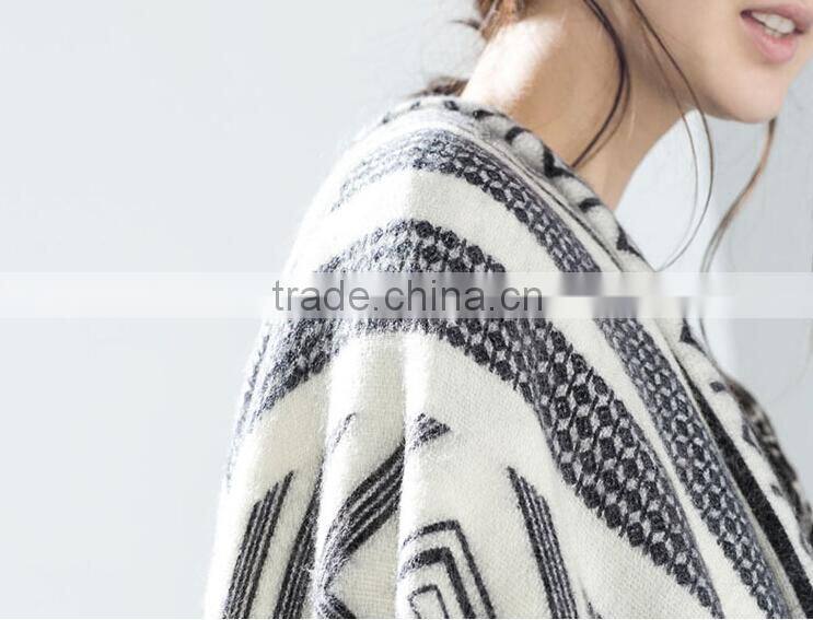 New Design Fashion Geometric Printed Tassel Square Wool Blanket Scarf