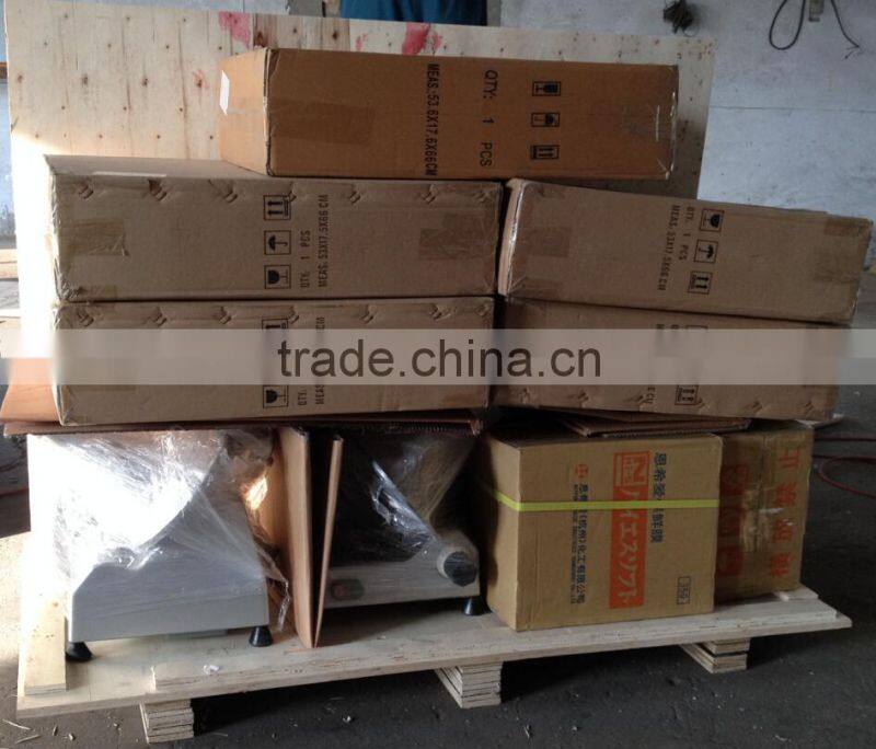 Cling film packing machine for supermarket