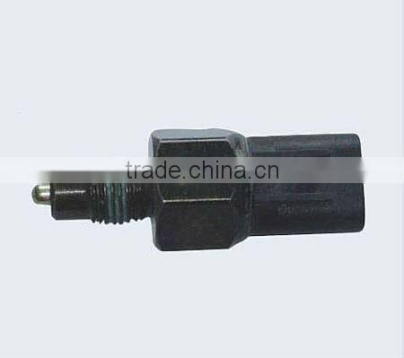 Reversing light switch