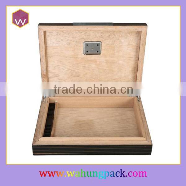 Lacquered cigar boxes cases wood design with inner cigar tray