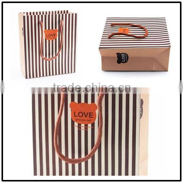 Wholesale ornament kraft paper gift packaging box with ribbon