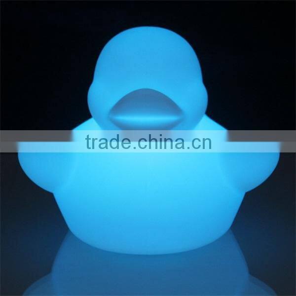 16 color change LED illuminated duck shape table lamp