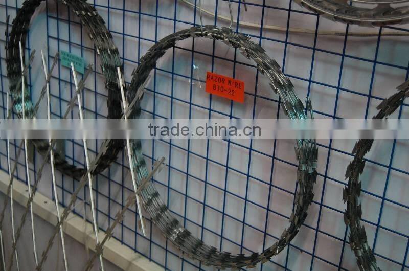YS Factory Galvanized Barbed Razor Wire Steel Security Fencing Farm Concertina Barb