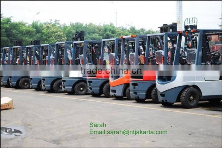 1.5 ton electric forklift truck CE approved with battery AC motor /China mini forklift truck