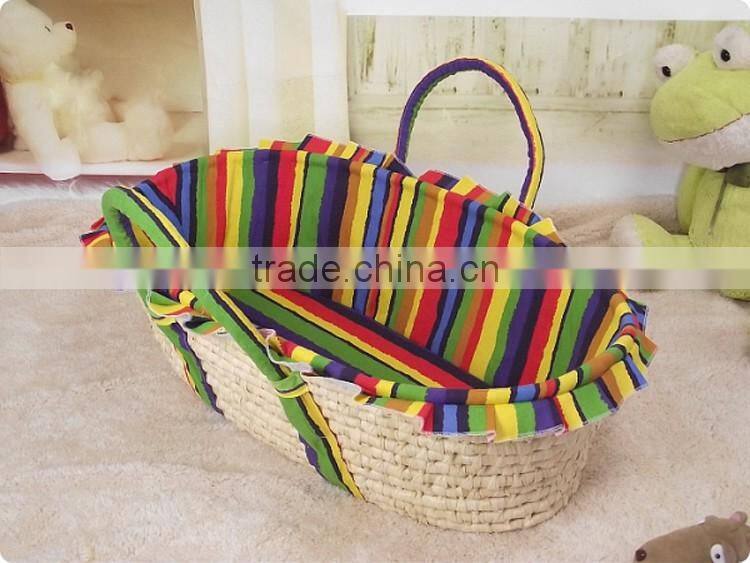 Large oval shape natural straw woven baby sleeping baskets with cloth liner