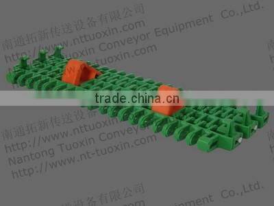 IS615 Radius Flush Grid with Pop-up Flights Plastic Conveyor Belt