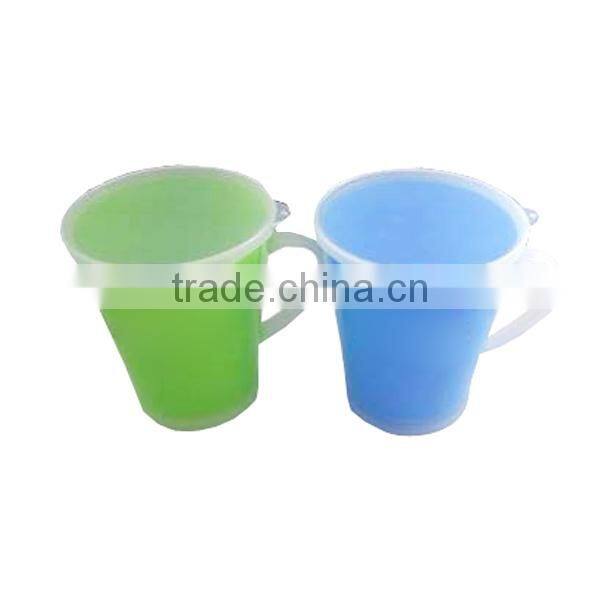 Double wall reusable plastic cup with lid
