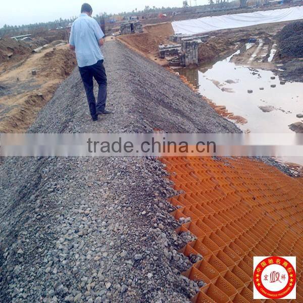 GEOCELL steep embankment slope stabilisation and drainage/ road widening construction Plastic HDPE Geocell