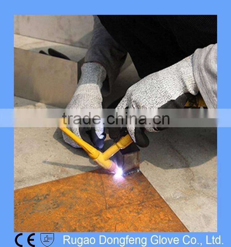 Sandy Nitrile Coated Cut Resistant Gloves Level 5 Protection Anti Cut Gloves for Cut Proof