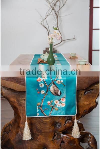 Chinese Style Flower-And-Bird Printed Polyester Table Runner