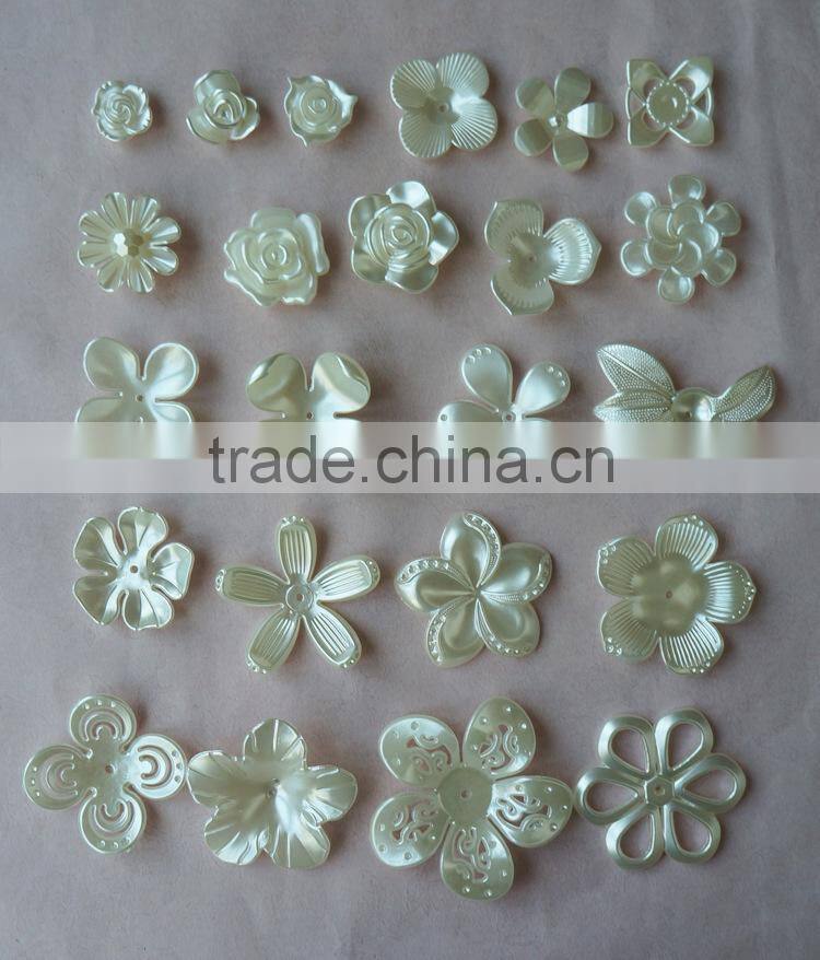 Factory Wholesale full design maple leaf shape 50*51mm Pearls Fancy Pearls loose imitation ABS Plastic beads supplier