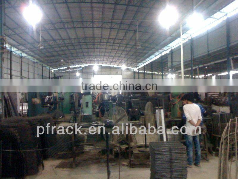 Oven wire rack metal shelf bracket