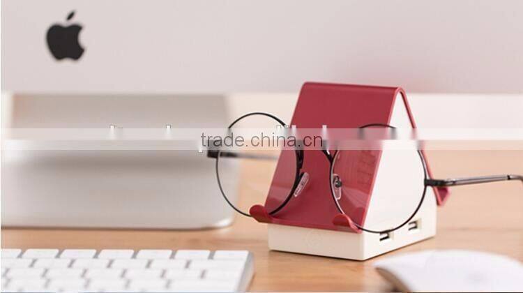 Multi-functional Tiny House Design 4 Port USB Hub, Touch Sensor LED Night Light, Creative USB Hub With Smartphone Holder