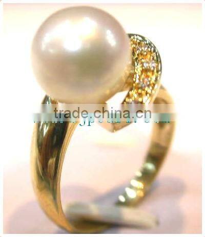 gold south sea pearl and gold ring