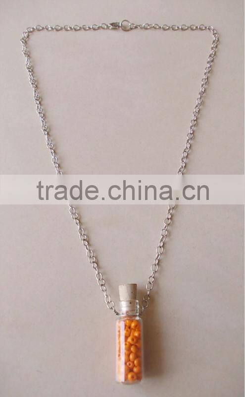 white collar necklace