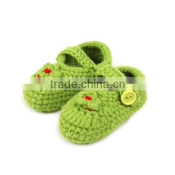 2015 New Design Floral Hand Made Crochet Shoes for Children