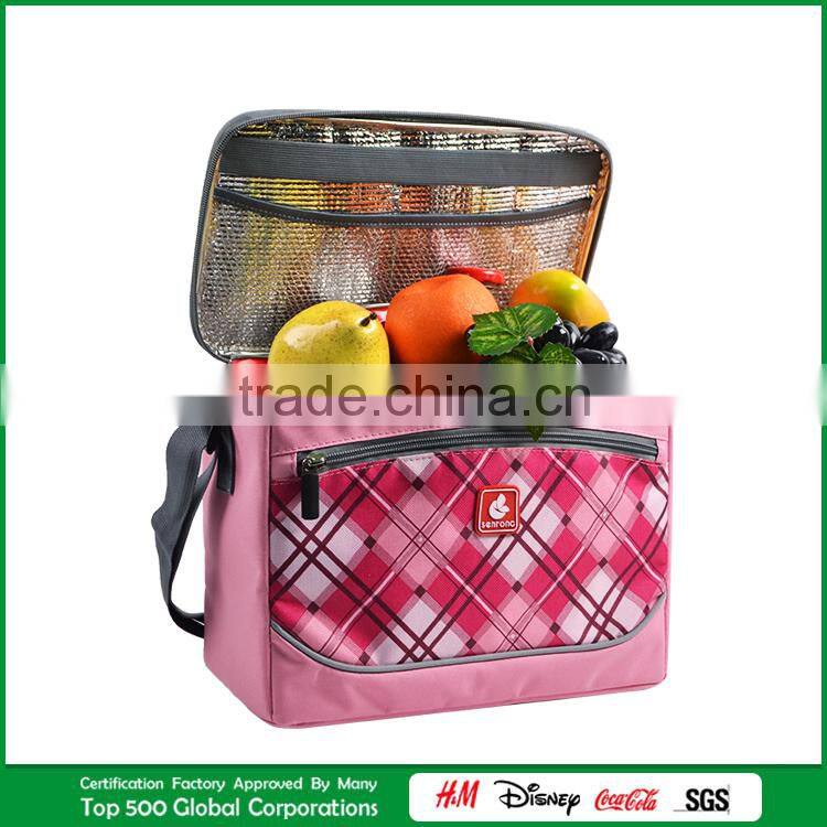 folding picnic basket car using picnic bag