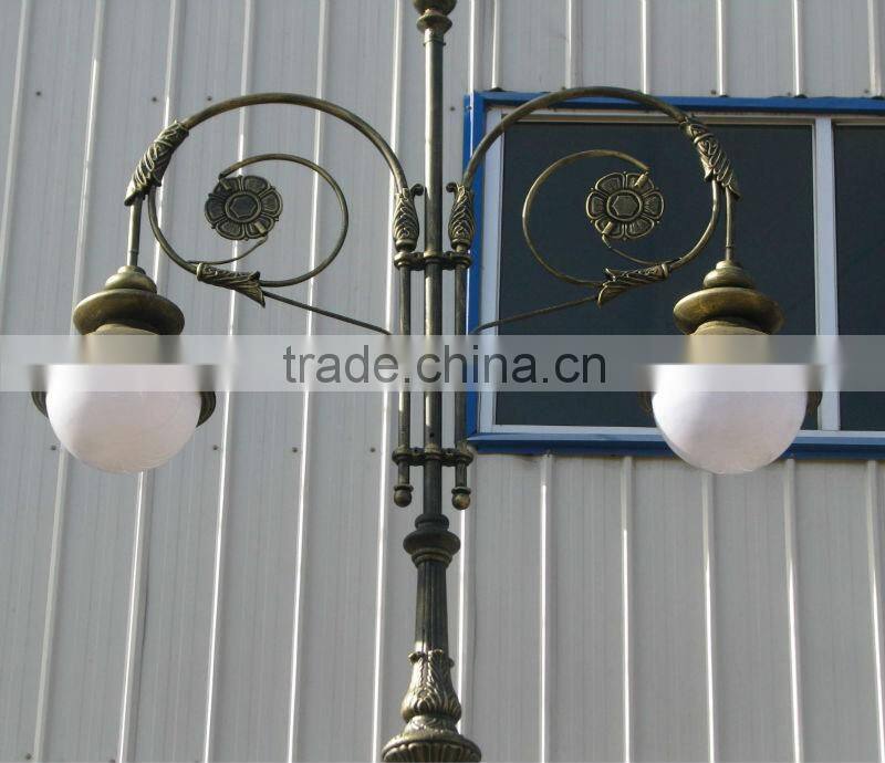 cast iron solar Decorative street lamp post/cast aluminum solar lamp pole/street and garden solar lamp pole
