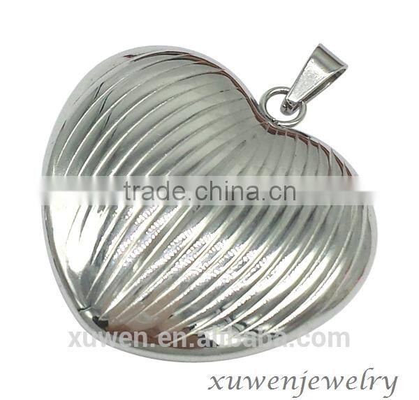 polish finish hollow heart stainless steel mirror pendant