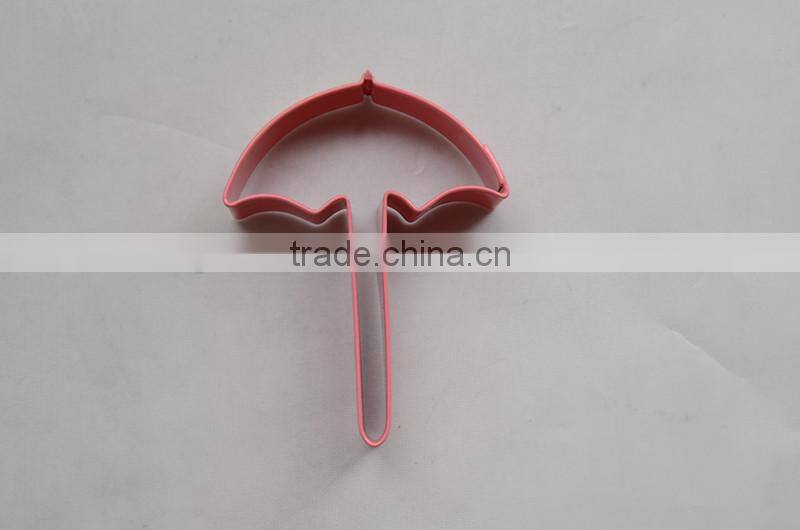 Cheap umbrella shape metal factory biscuits cutters in red color