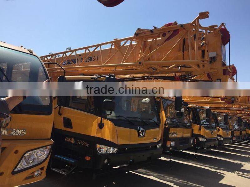 Truck Crane QY25K5-I with spacious cabin