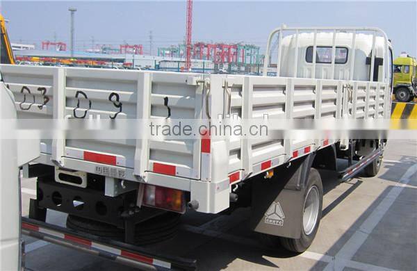 Price of Sinotruk howo 4X2 small delivery truck