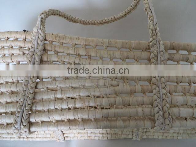 Corn husk baby carry basket with handle