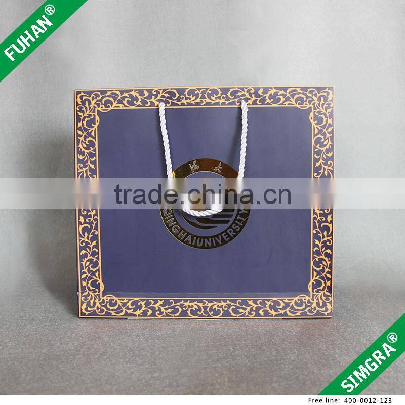 Factory Make Paper Shopping Bag With Gold logo.