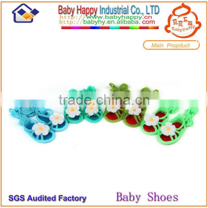 Handmade cozy barefoot baby sandals crochet pattern